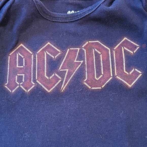 AC/DC black short sleeved onesie/bodysuit - Picture 3 of 3